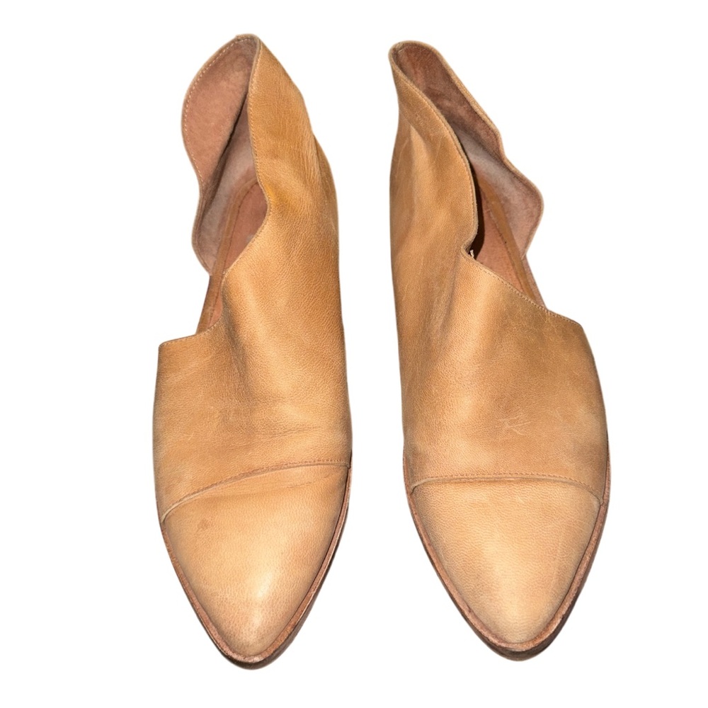 Free People Royale cut out flats